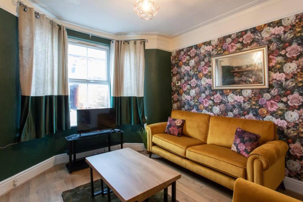 Cosy Home In City Centre Линкълн Екстериор снимка